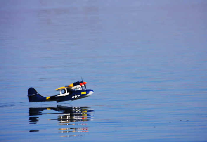 Catalina 54.3'' 4-Channel Ready-to-Fly RC Sea Plane Powered by Brushless Motor/LIPO